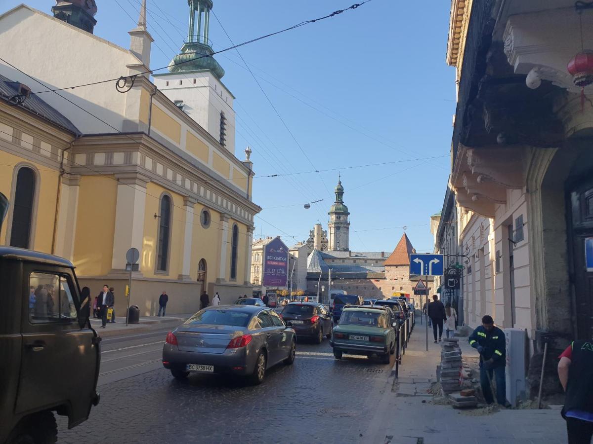 Апартаменти У Шевальє. リヴィウ エクステリア 写真